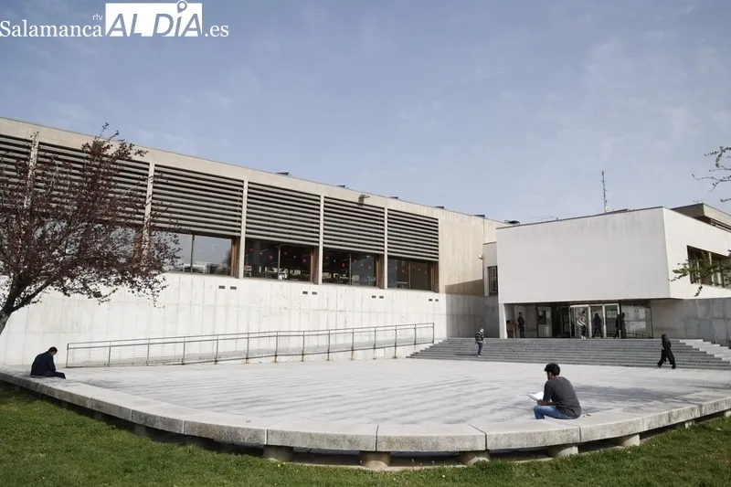 Biblioteca Municipal Torrente Ballester. Fotos: David Sañudo.