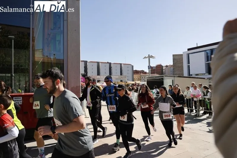 Carrera popular del 23 de abril. Fotos: David Sañudo.