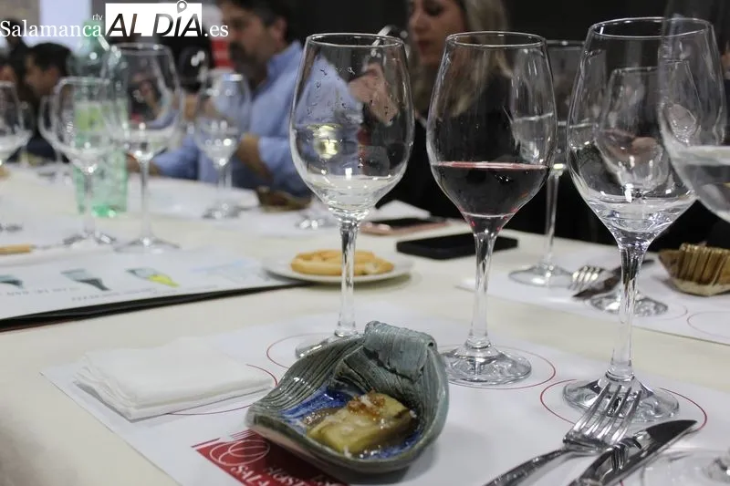 Cata de vino en el Restaurante La Cala. Foto: Federica Pérez
