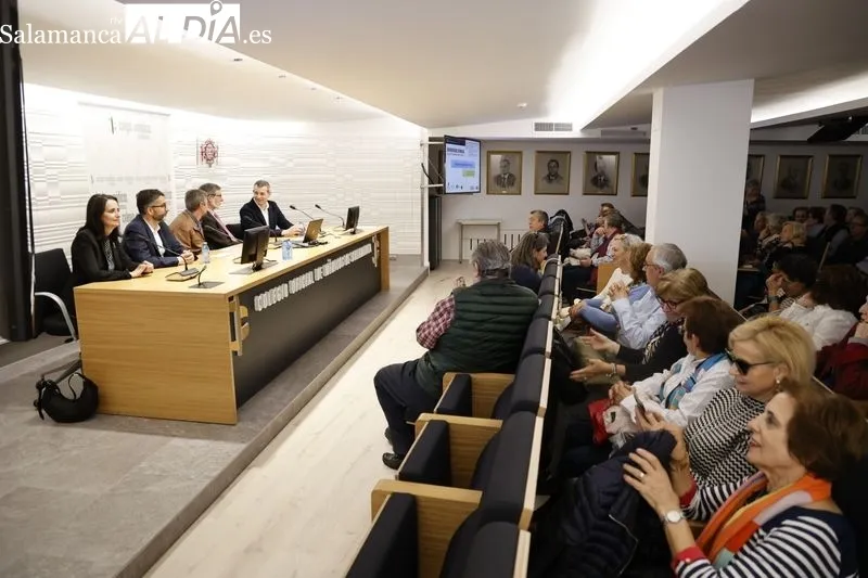 Sesiones divulgativas sobre enfermedades crónicas en el Colegio Oficial de Médicos. Foto: David Sañudo.