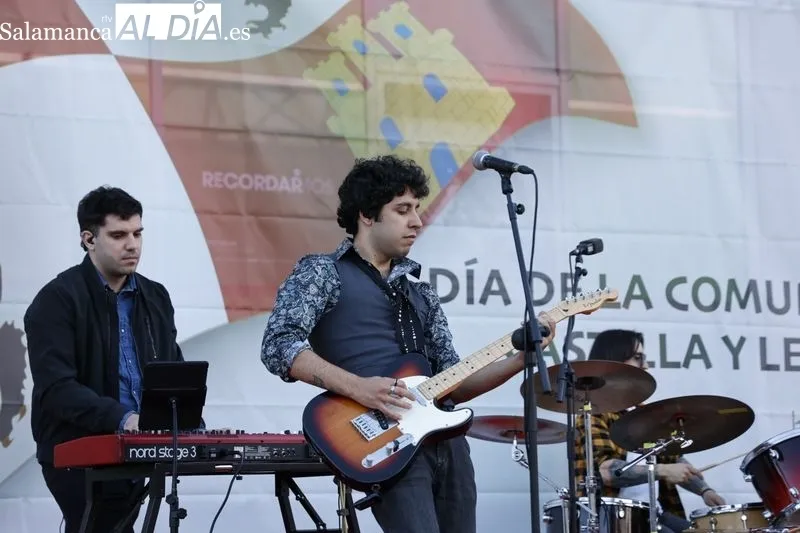 Concierto de Carameloraro en la plaza de la Concordia. Fotos: David Sañudo.