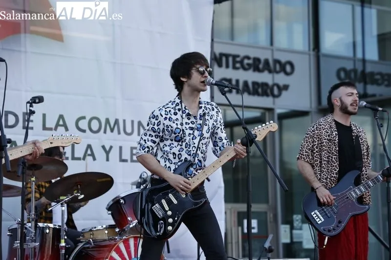 Concierto de Carameloraro en la plaza de la Concordia. Fotos: David Sañudo.
