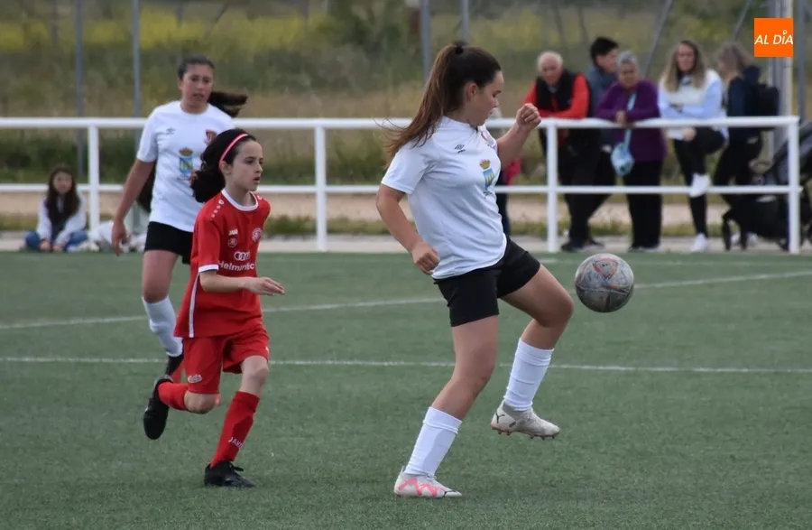 Foto 4 - El Alev&iacute;n Femenino del Ciudad Rodrigo vence al Hergar E dando una gran imagen