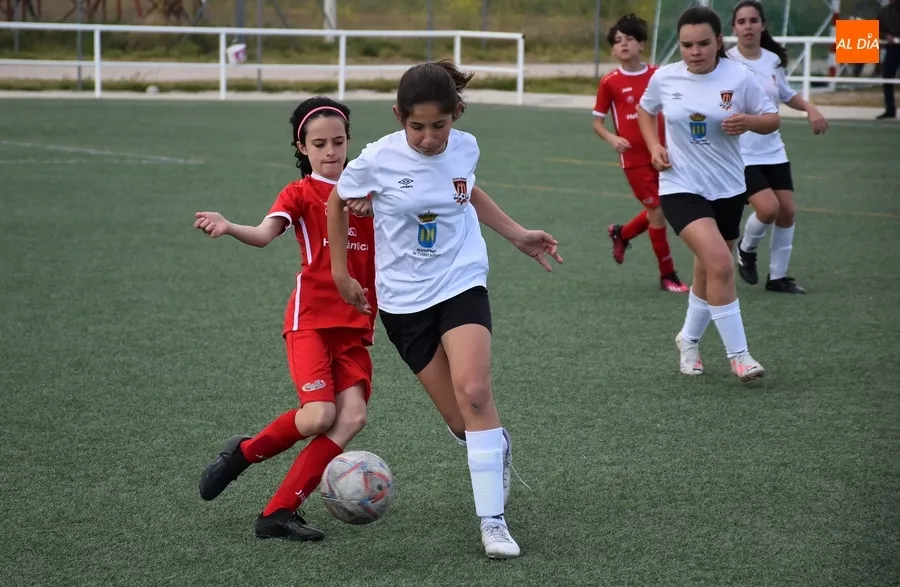 Foto 5 - El Alev&iacute;n Femenino del Ciudad Rodrigo vence al Hergar E dando una gran imagen