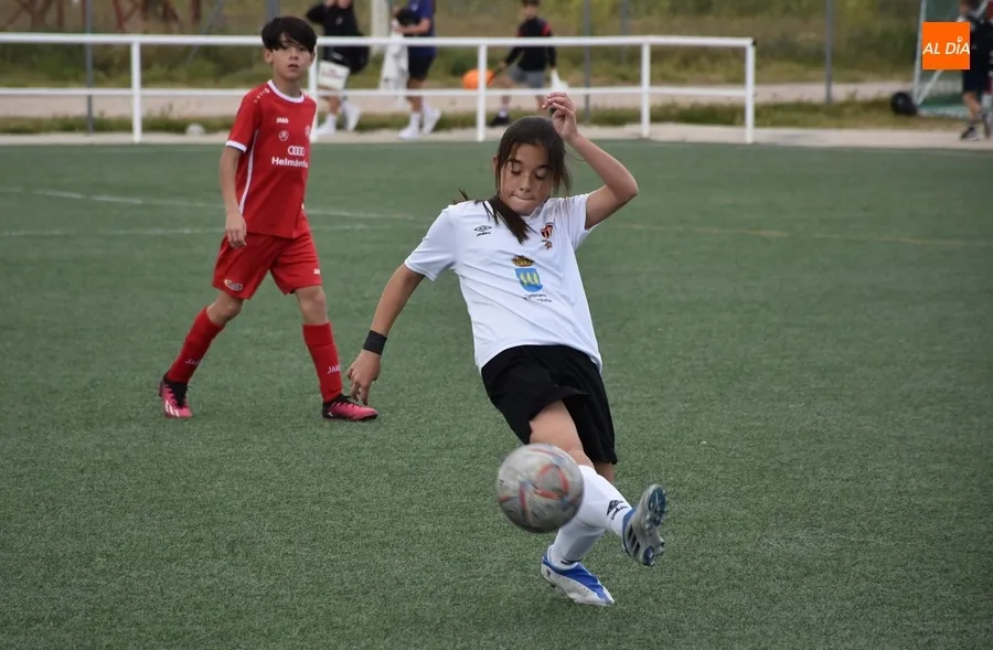 Foto 8 - El Alev&iacute;n Femenino del Ciudad Rodrigo vence al Hergar E dando una gran imagen