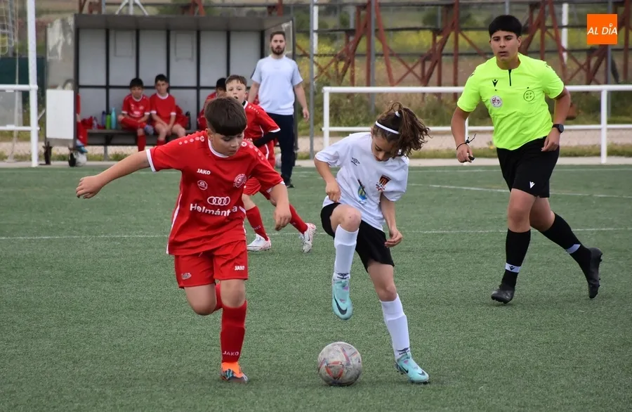 Foto 10 - El Alev&iacute;n Femenino del Ciudad Rodrigo vence al Hergar E dando una gran imagen