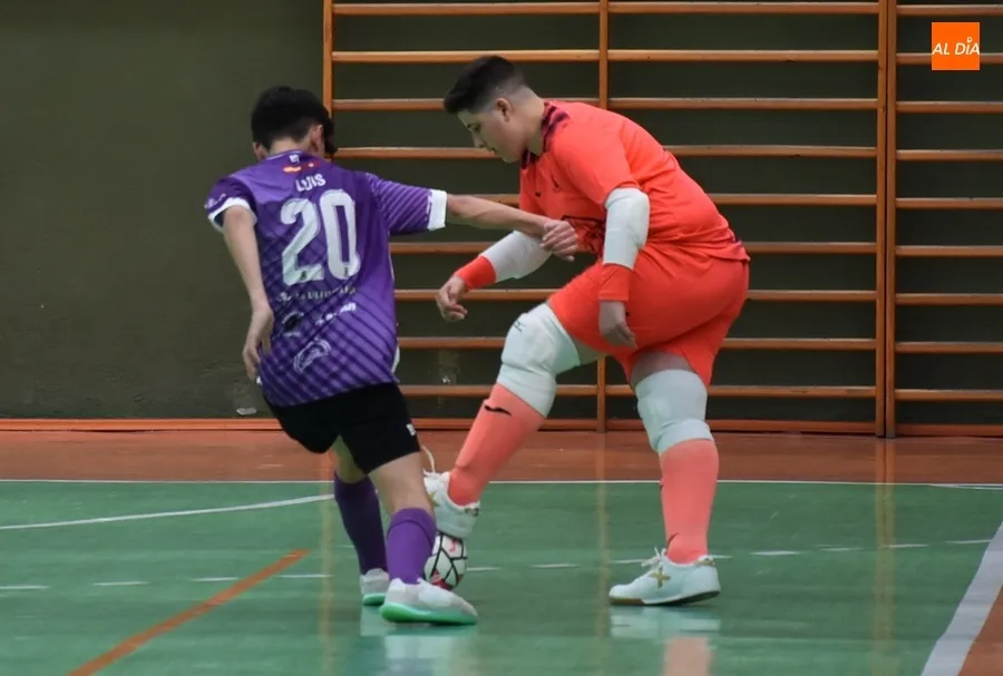 Foto 3 - El Cadete Regional del III Columnas remonta para llevarse su duelo ante La Ba&ntilde;eza