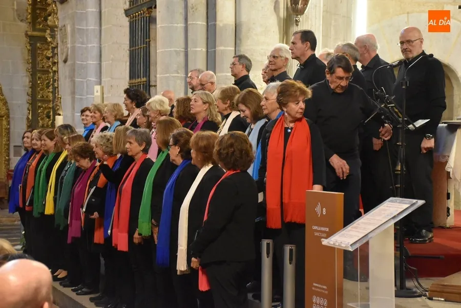 Foto 6 - Gran asistencia al concierto en la Catedral del Coro Aldebar&aacute;n de Madrid