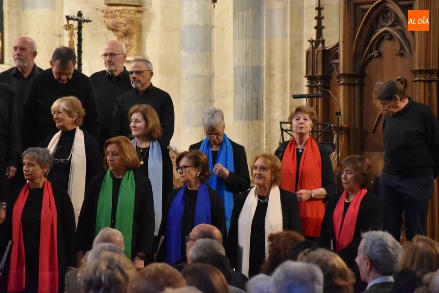 Foto 11 - Gran asistencia al concierto en la Catedral del Coro Aldebar&aacute;n de Madrid