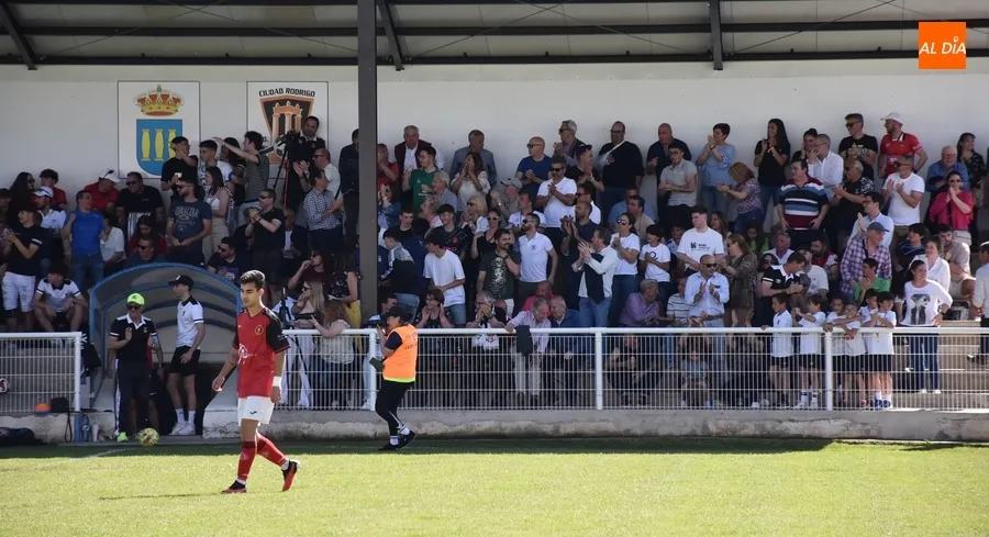 Foto 7 - El Ciudad Rodrigo perdona y el B&eacute;jar arranca un empate en el Francisco Mateos que pudo ser algo m&aacute;s
