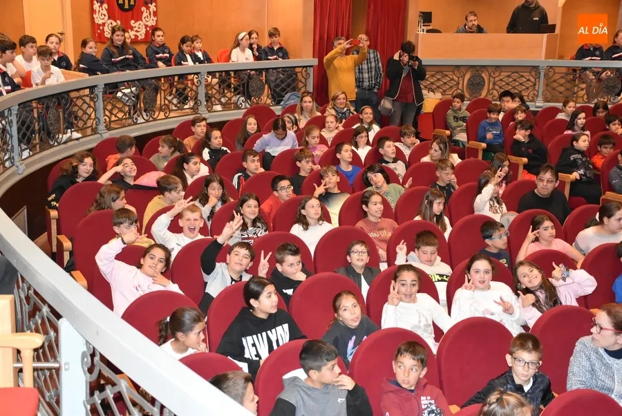 Foto 7 - Escolares de 3&ordm; y 4&ordm; de Primaria cierran la semana lectiva conociendo a la koala Bunji