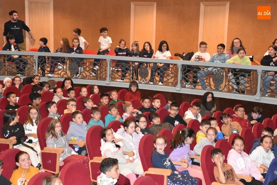 Foto 9 - Escolares de 3&ordm; y 4&ordm; de Primaria cierran la semana lectiva conociendo a la koala Bunji