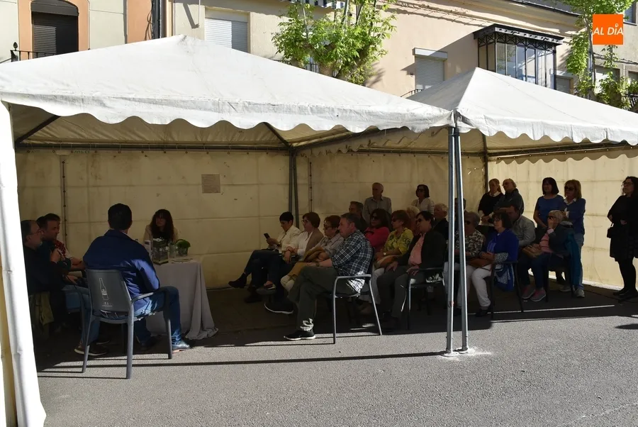 Foto 5 - Rematada la Feria del Libro con una &uacute;ltima tertulia y un viaje final a los mundos de Arrabal