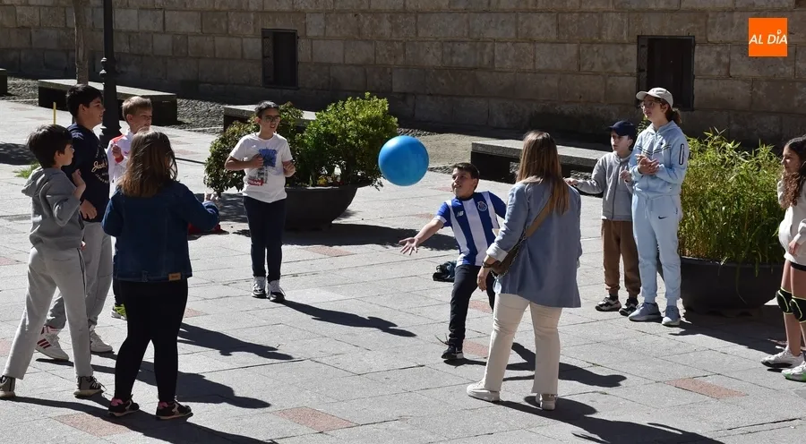 Foto 5 - San Francisco y Mir&oacute;briga disfrutan juntos del D&iacute;a de la Educaci&oacute;n F&iacute;sica en la Calle