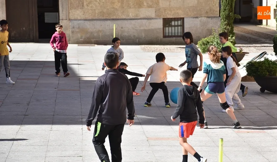 Foto 7 - San Francisco y Mir&oacute;briga disfrutan juntos del D&iacute;a de la Educaci&oacute;n F&iacute;sica en la Calle