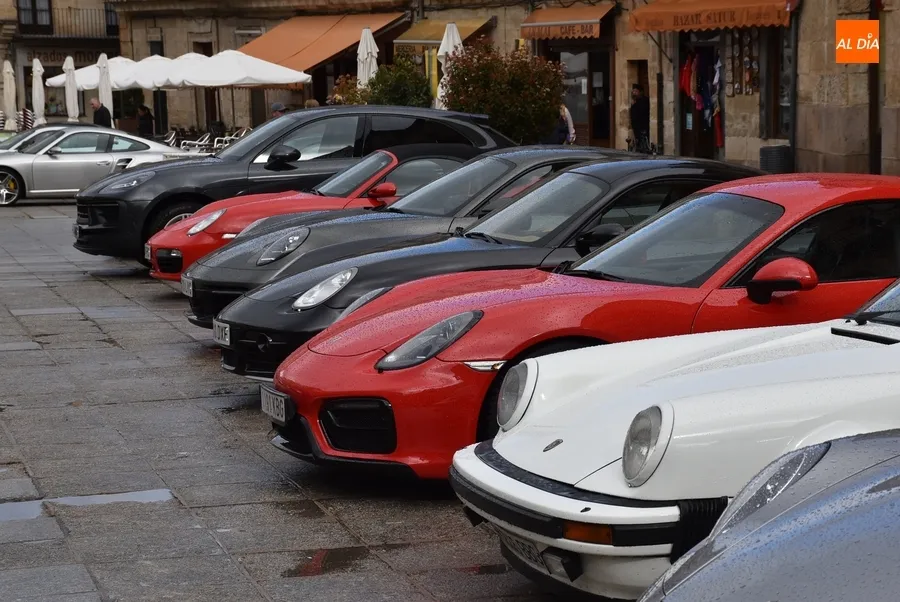 Foto 8 - Cerca de 40 veh&iacute;culos toman parte en el Encuentro de Porsche del que es epicentro Mir&oacute;briga