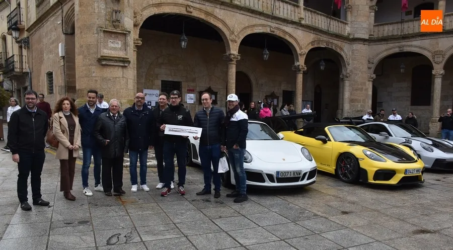 Foto 9 - Cerca de 40 veh&iacute;culos toman parte en el Encuentro de Porsche del que es epicentro Mir&oacute;briga