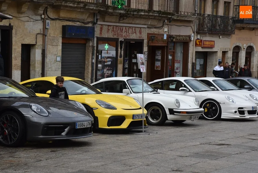 Foto 11 - Cerca de 40 veh&iacute;culos toman parte en el Encuentro de Porsche del que es epicentro Mir&oacute;briga