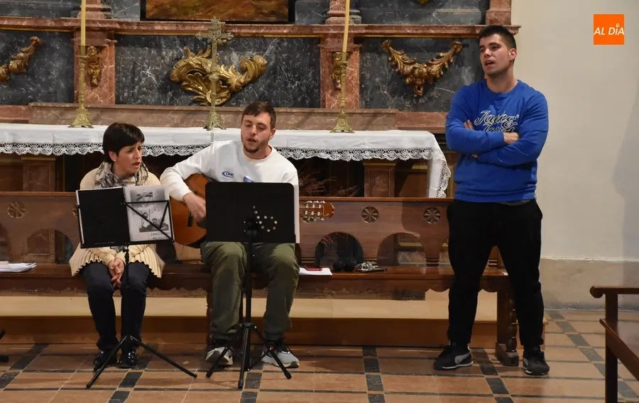 Foto 9 - Redondeada con una Vigilia las cl&aacute;sicas &lsquo;12 Horas de Oraci&oacute;n por las Vocaciones&rsquo;