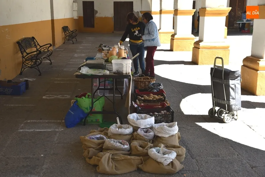 Foto 8 - El 23 de abril adelanta al lunes el cl&aacute;sico mercado de los martes
