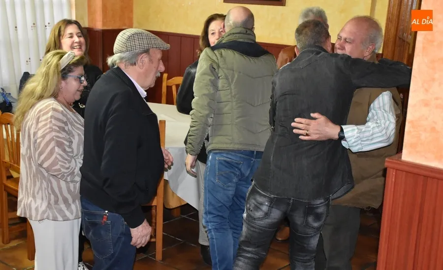 Foto 7 - Juan Luis Benito recibe un homenaje sorpresa por su jubilaci&oacute;n