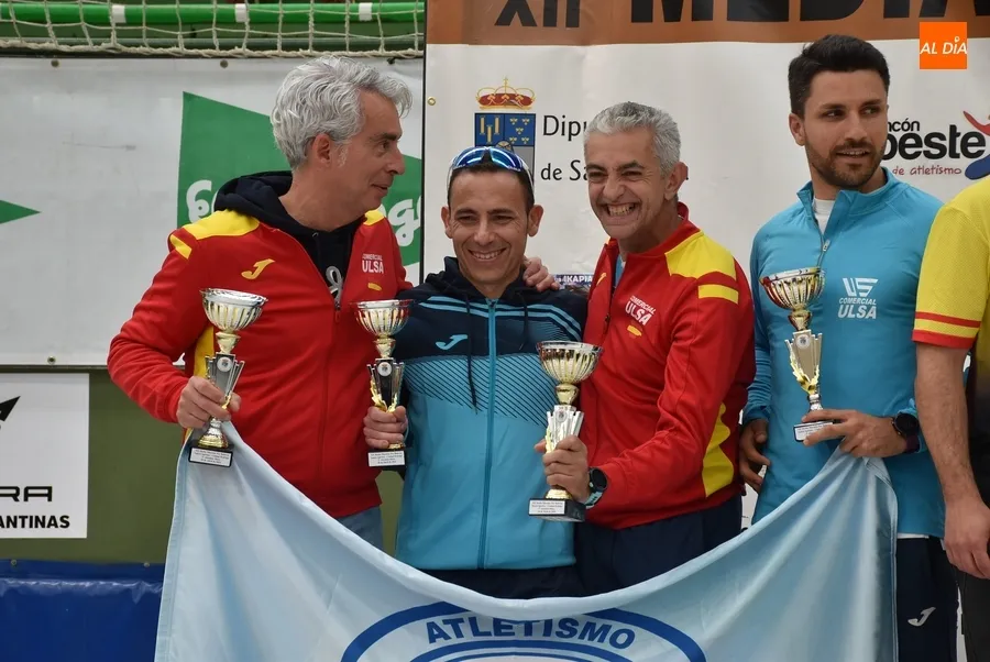 Foto 10 - Los subcampeones de 2023, Antonio Silva y Alessandra Santamar&iacute;a, ganan la Media Marat&oacute;n 2024