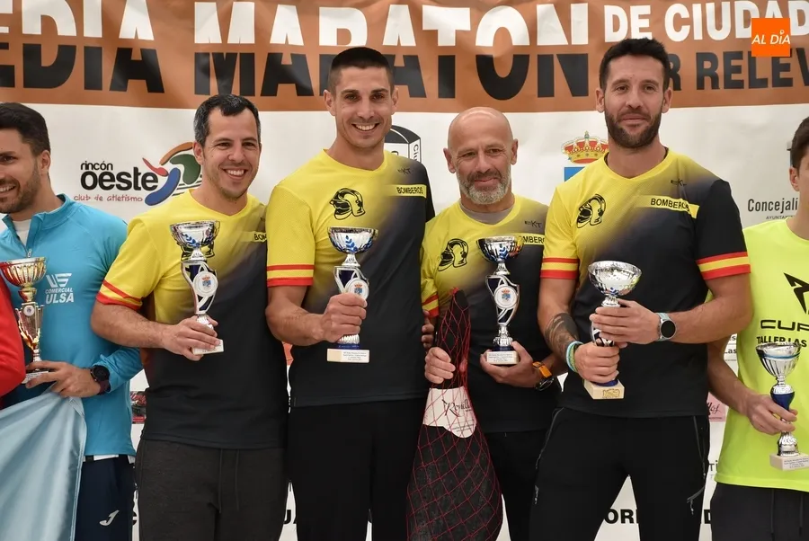 Foto 11 - Los subcampeones de 2023, Antonio Silva y Alessandra Santamar&iacute;a, ganan la Media Marat&oacute;n 2024