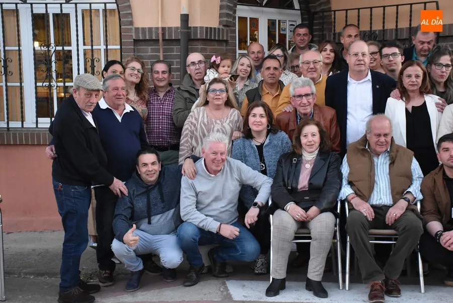 Foto 11 - Juan Luis Benito recibe un homenaje sorpresa por su jubilaci&oacute;n