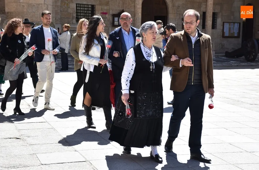 Foto 9 - El Bot&oacute;n Charro recuerda a D&aacute;maso Ledesma entre las preguntas de unos cuantos turistas