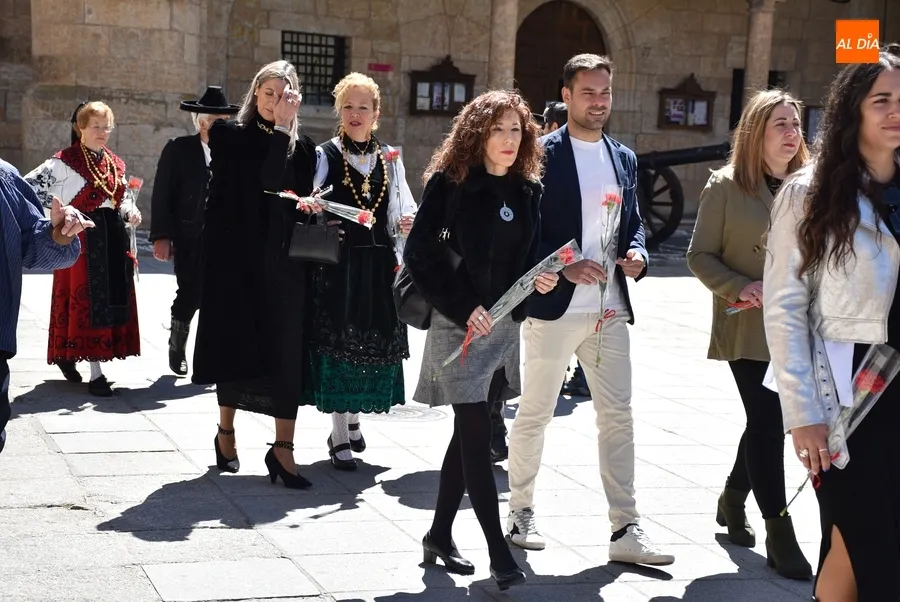Foto 11 - El Bot&oacute;n Charro recuerda a D&aacute;maso Ledesma entre las preguntas de unos cuantos turistas