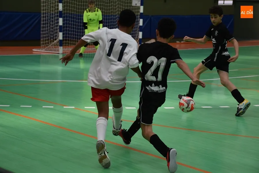 Foto 10 - C&oacute;moda tarde para los infantiles y cadetes regionales del III Columnas ante sendos equipos leoneses