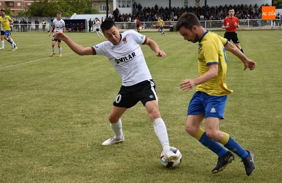 Foto 10 - Pepo y Farr&eacute;s ponen l&iacute;der al Ciudad Rodrigo a falta de dos jornadas en un &eacute;pico desenlace