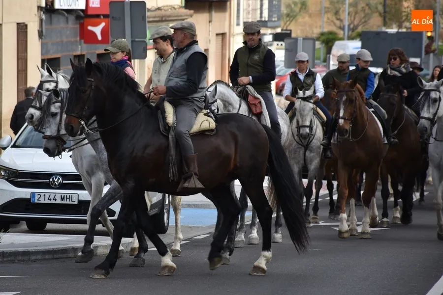 Foto 4 - Inician su cabalgada los 26 jinetes participantes en la Ruta Ecuestre de las Fortificaciones