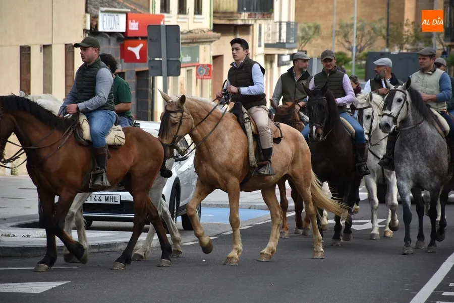 Foto 8 - Inician su cabalgada los 26 jinetes participantes en la Ruta Ecuestre de las Fortificaciones