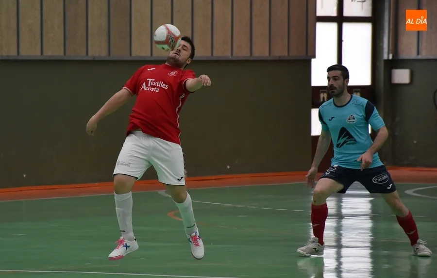 Foto 4 - El III Senior logra su 5&ordf; victoria en los &uacute;ltimos 6 partidos sufriendo un poco en los segundos finales