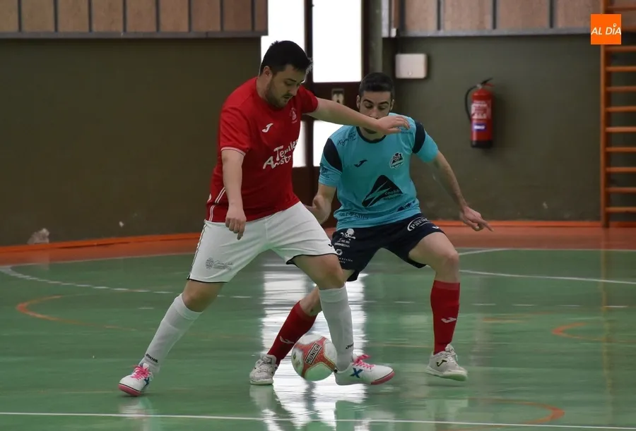 Foto 5 - El III Senior logra su 5&ordf; victoria en los &uacute;ltimos 6 partidos sufriendo un poco en los segundos finales