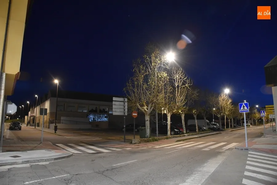 Foto 2 - Las c&eacute;ntricas avenidas de Sefarad y Yurramendi cambian de iluminaci&oacute;n