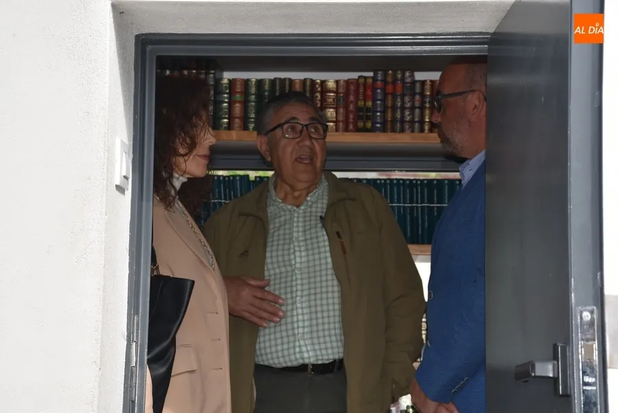 Foto 2 - Reabierta la Bibliocaseta pidiendo &ldquo;respeto&rdquo; para la misma