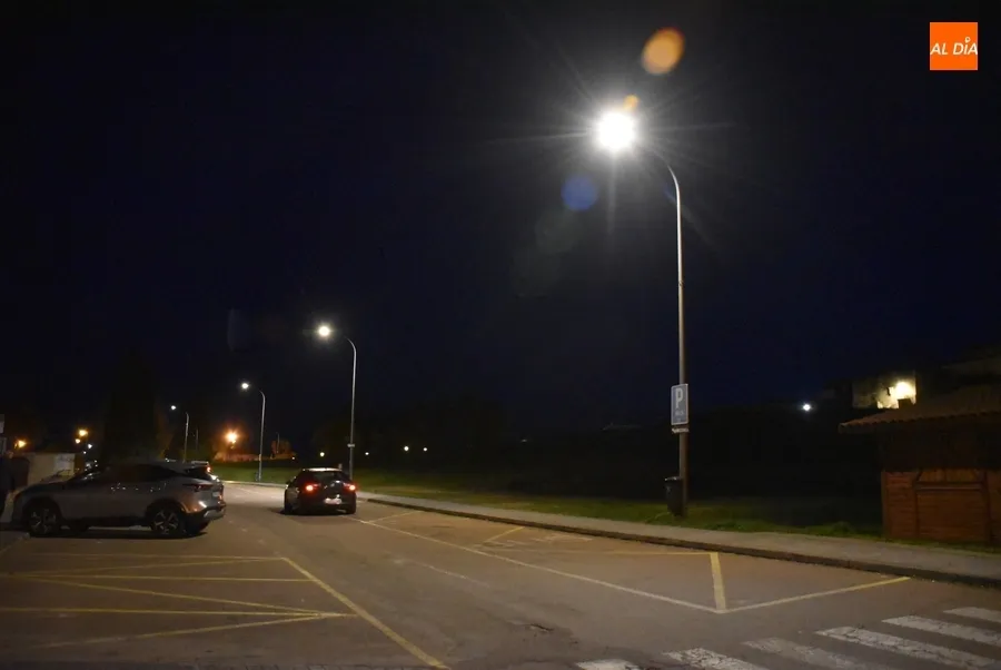 Foto 4 - Las c&eacute;ntricas avenidas de Sefarad y Yurramendi cambian de iluminaci&oacute;n