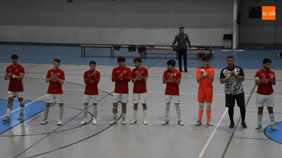Foto 3 - El III Senior se lleva un rocoso partido ante Cu&eacute;llar con una contundente 2&ordf; parte