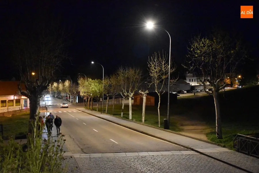 Foto 7 - Las c&eacute;ntricas avenidas de Sefarad y Yurramendi cambian de iluminaci&oacute;n