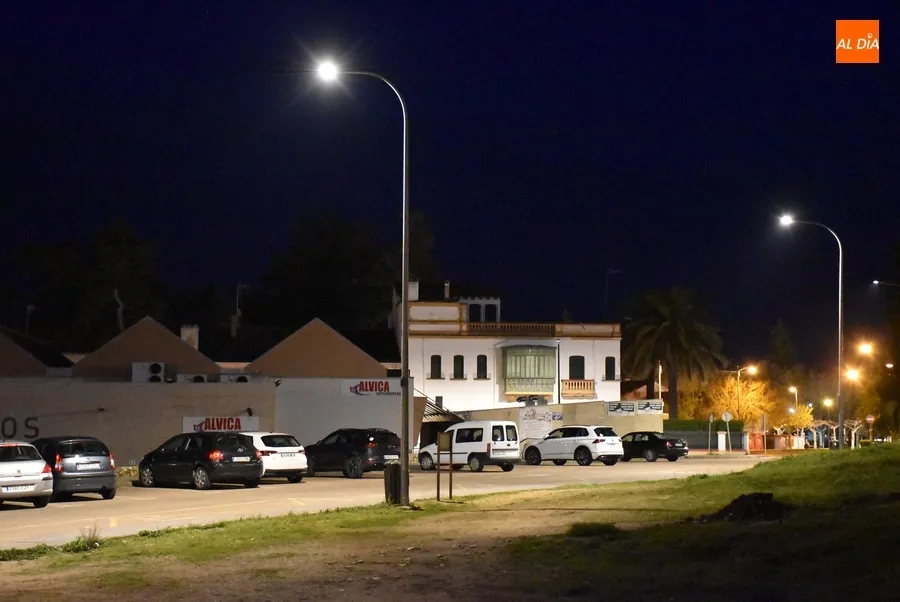 Foto 8 - Las c&eacute;ntricas avenidas de Sefarad y Yurramendi cambian de iluminaci&oacute;n