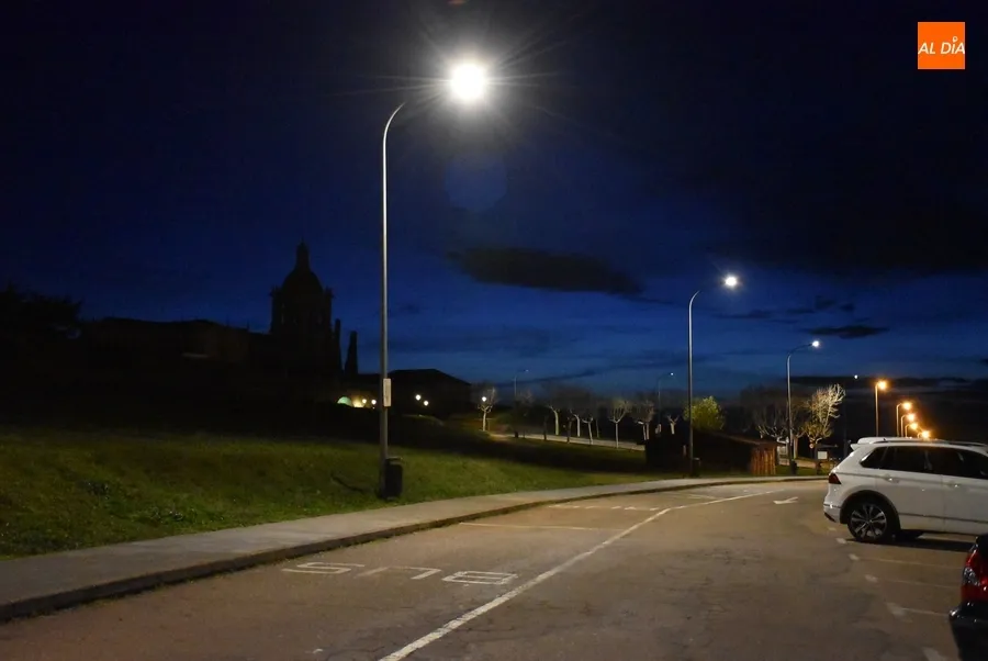 Foto 9 - Las c&eacute;ntricas avenidas de Sefarad y Yurramendi cambian de iluminaci&oacute;n