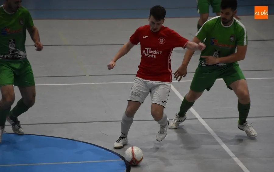 Foto 9 - El III Senior se lleva un rocoso partido ante Cu&eacute;llar con una contundente 2&ordf; parte