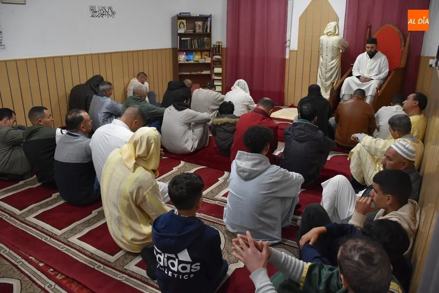 Foto 6 - Los musulmanes de Mir&oacute;briga y comarca celebran la &uacute;ltima oraci&oacute;n del viernes dentro del Ramad&aacute;n