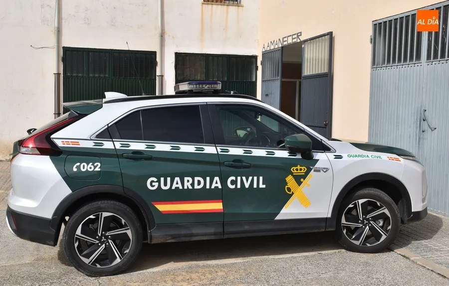 Foto 5 - La Guardia Civil informa a las socias de Amanecer sobre m&aacute;s peligros de Internet