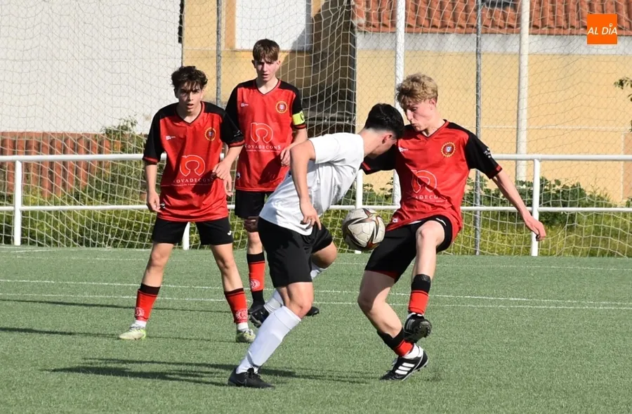 Foto 5 - #M [12-14 ABR] Los juveniles del Ciudad Rodrigo y B&eacute;jar firman tablas en su duelo en la zona baja