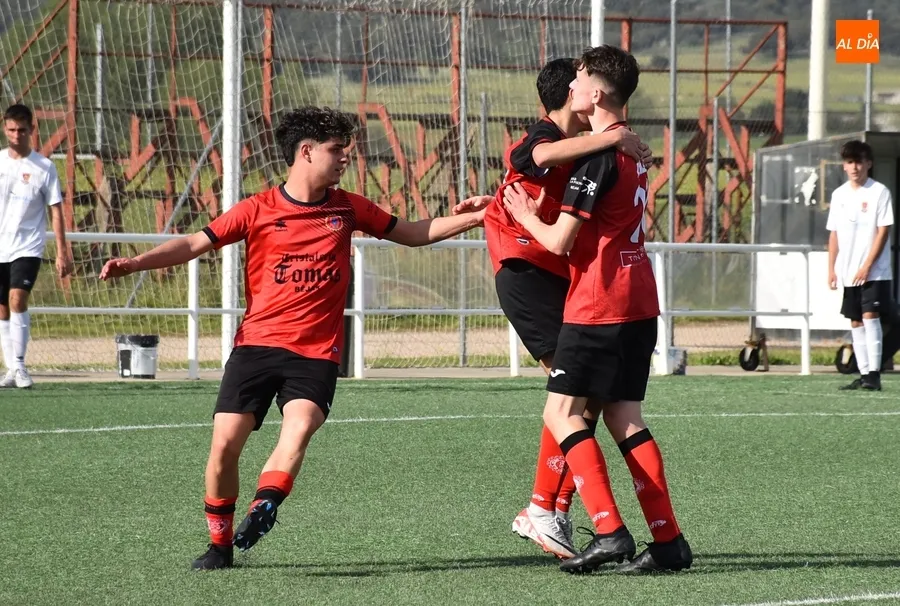 Foto 8 - #M [12-14 ABR] Los juveniles del Ciudad Rodrigo y B&eacute;jar firman tablas en su duelo en la zona baja