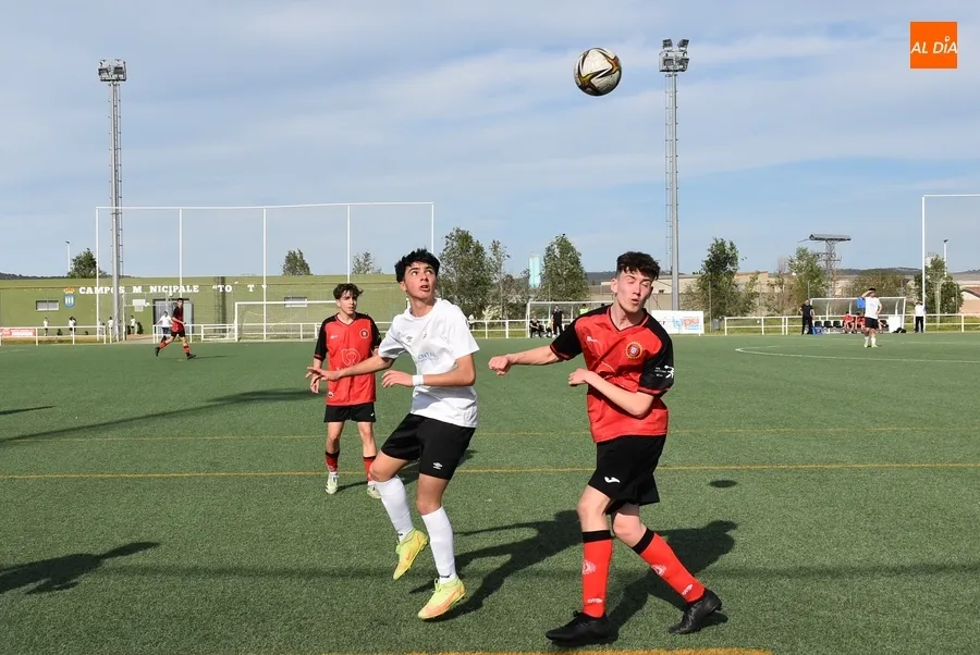 Foto 10 - #M [12-14 ABR] Los juveniles del Ciudad Rodrigo y B&eacute;jar firman tablas en su duelo en la zona baja