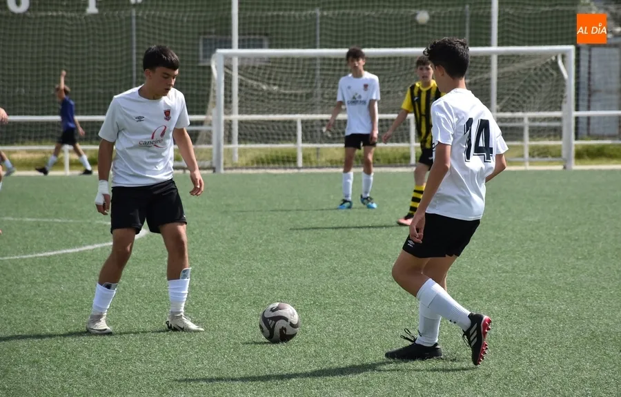 Foto 3 - #M [20-23 ABR] El Infantil del Ciudad Rodrigo golea al equipo que est&aacute; justo detr&aacute;s suyo en la tabla